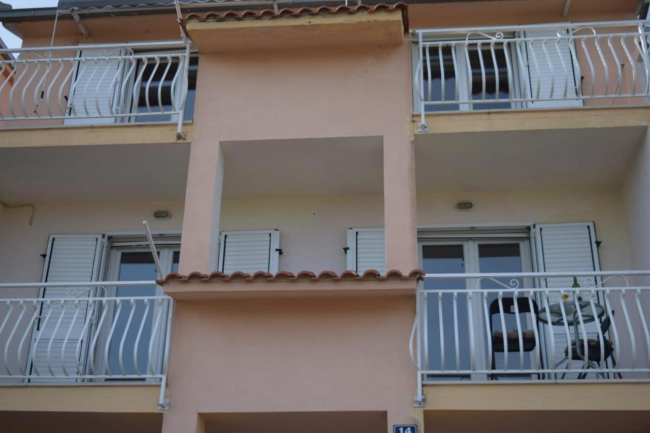 Apartments Marta Kastel Novi Екстер'єр фото
