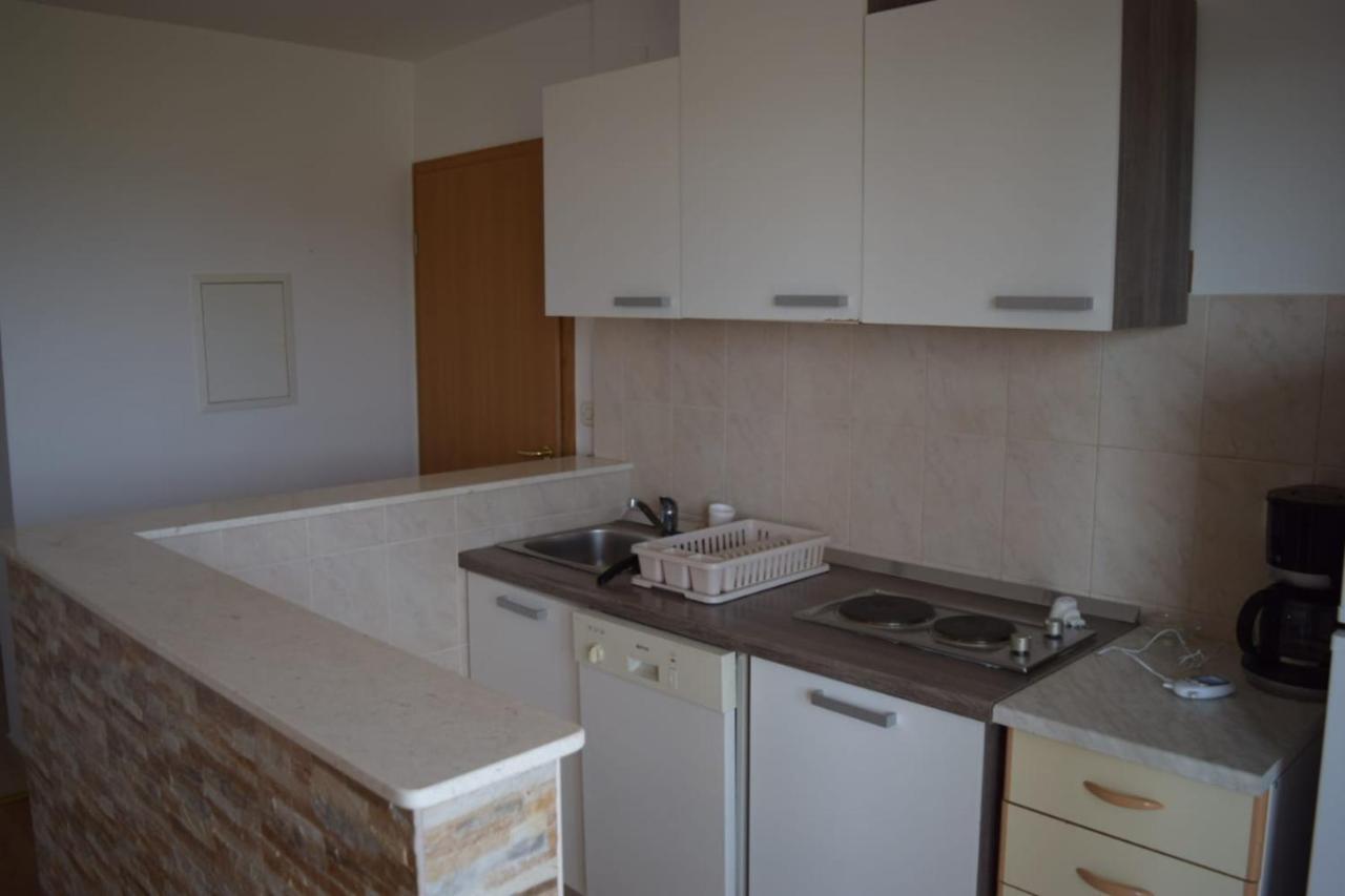 Apartments Marta Kastel Novi Екстер'єр фото
