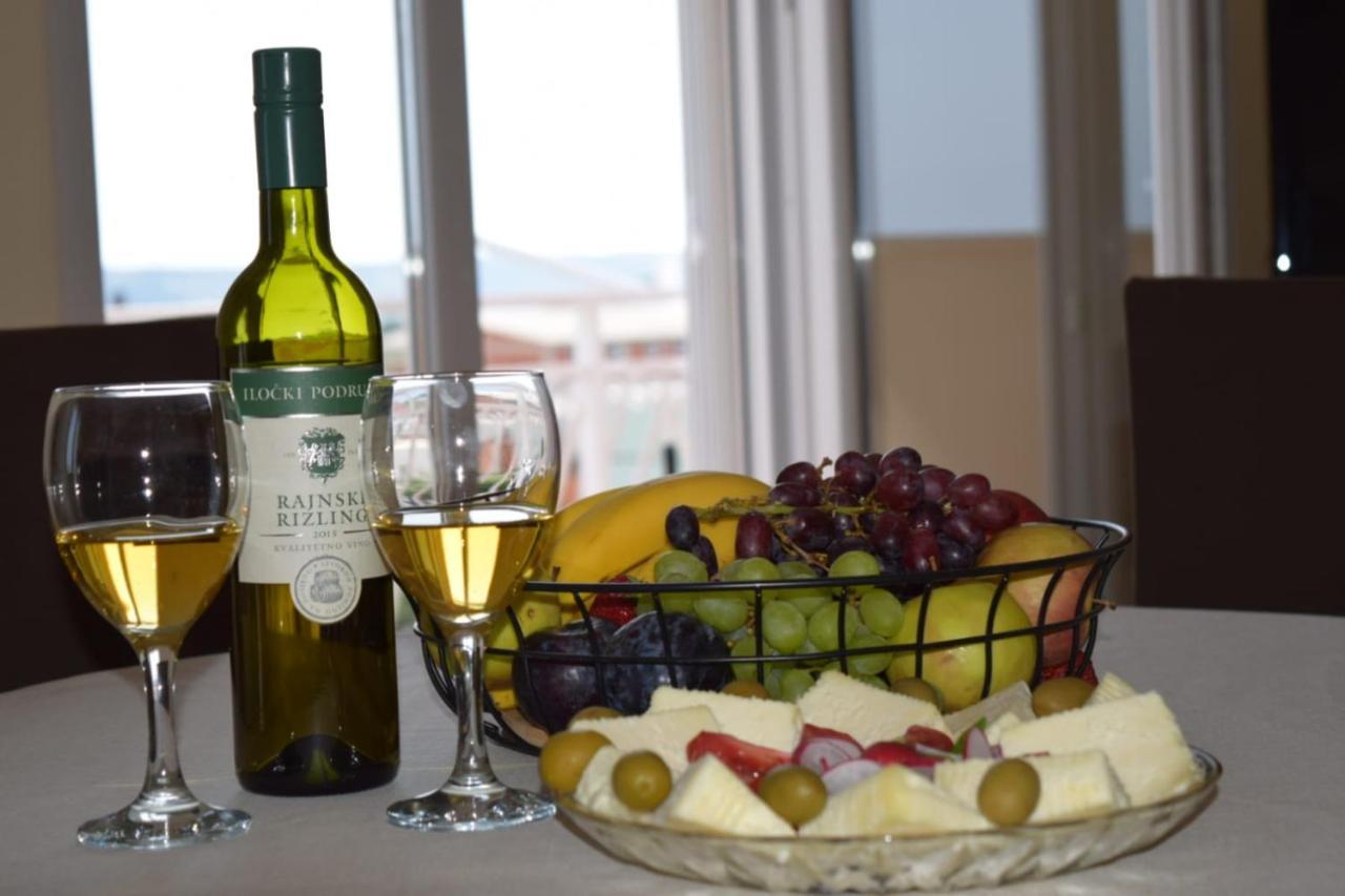 Apartments Marta Kastel Novi Екстер'єр фото