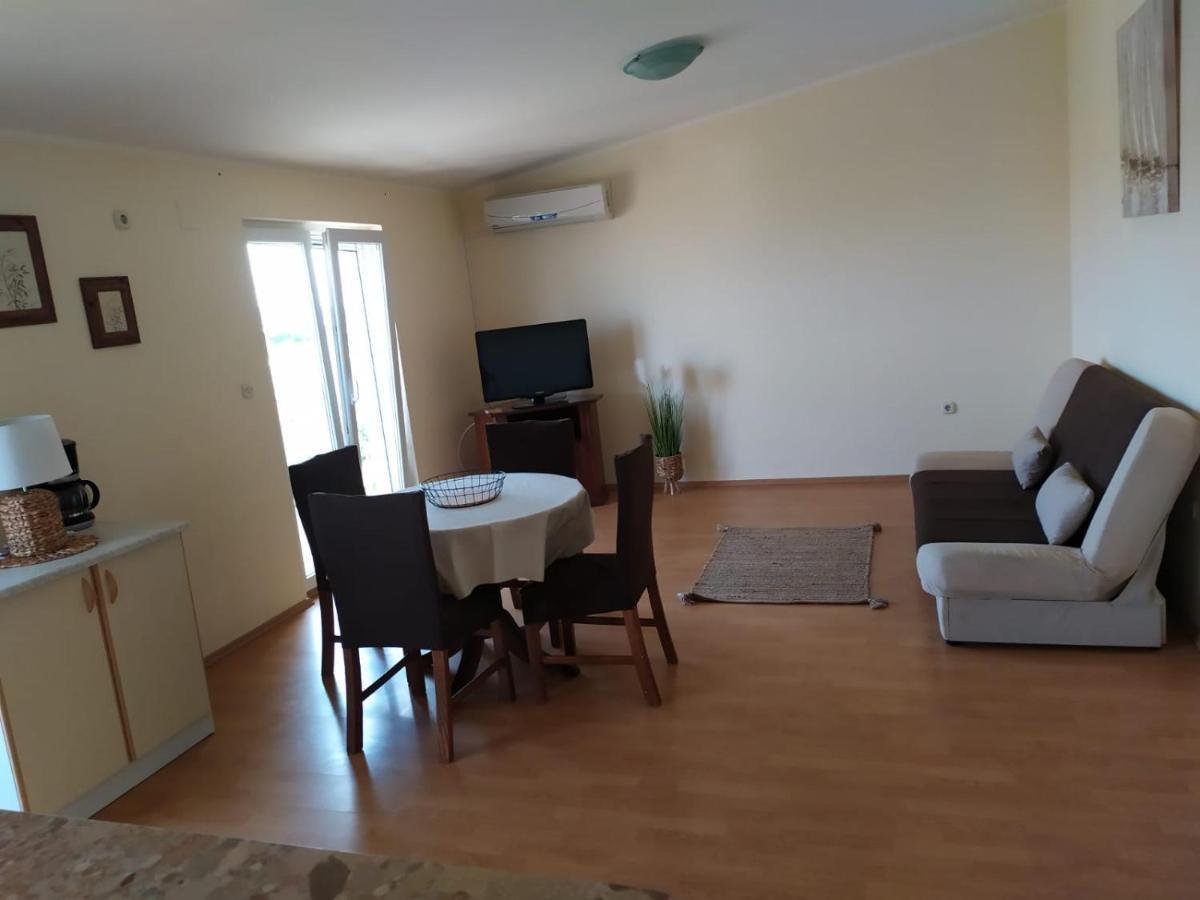 Apartments Marta Kastel Novi Екстер'єр фото