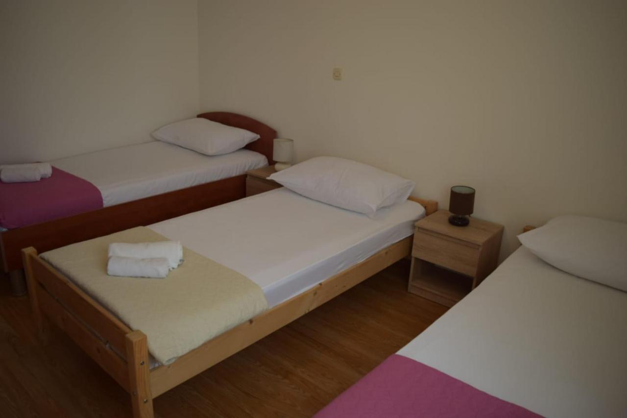 Apartments Marta Kastel Novi Екстер'єр фото