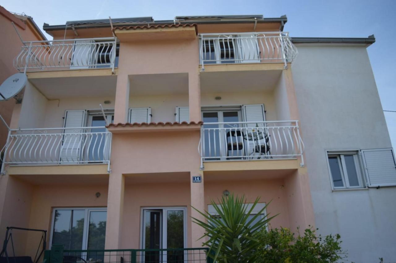 Apartments Marta Kastel Novi Екстер'єр фото
