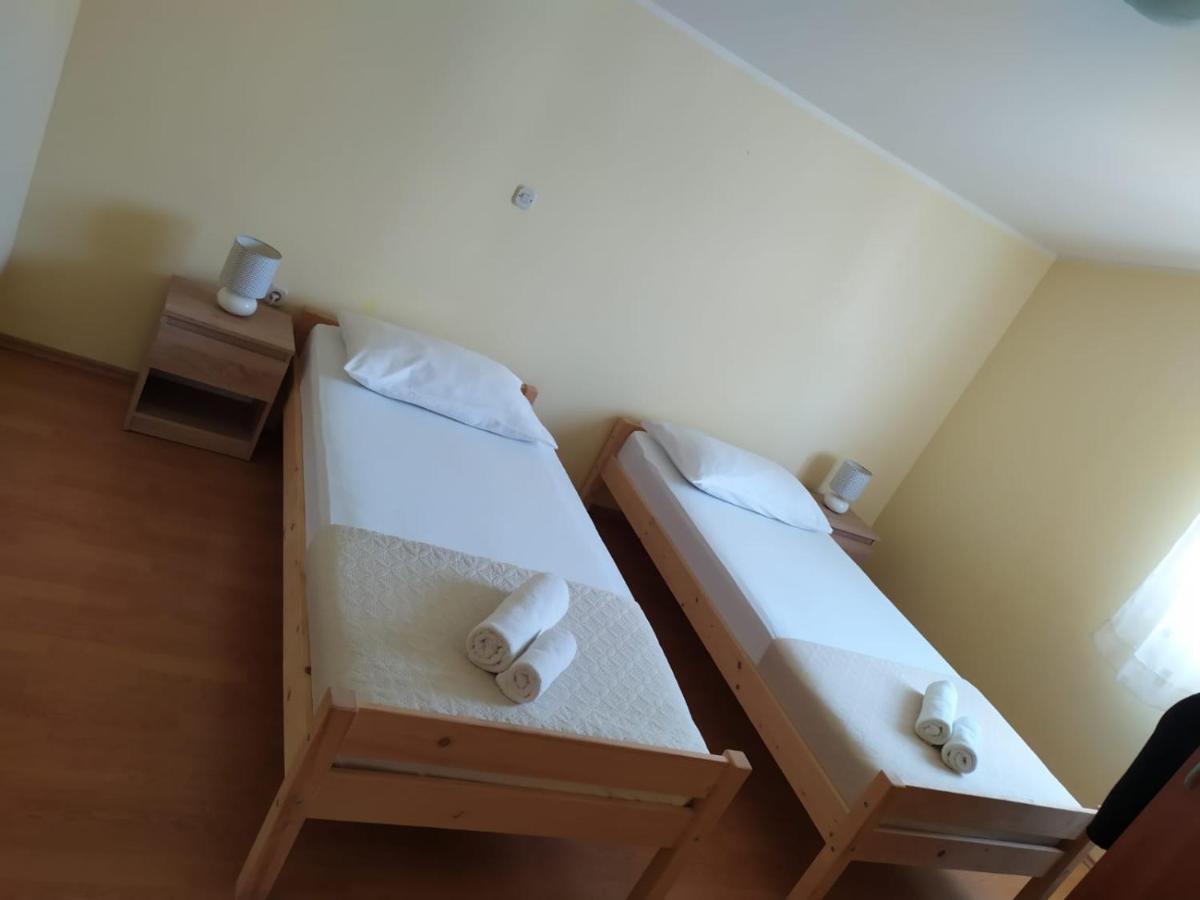 Apartments Marta Kastel Novi Екстер'єр фото