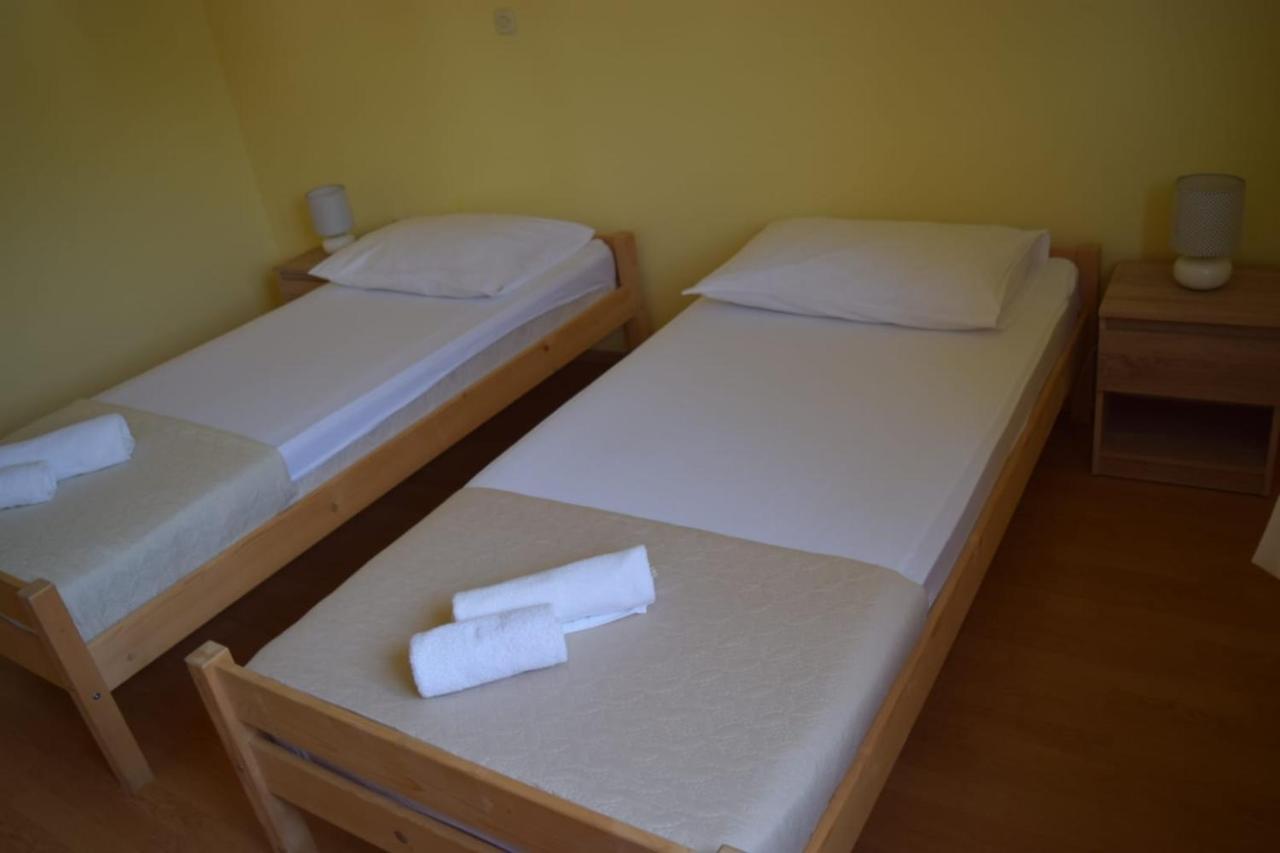Apartments Marta Kastel Novi Екстер'єр фото