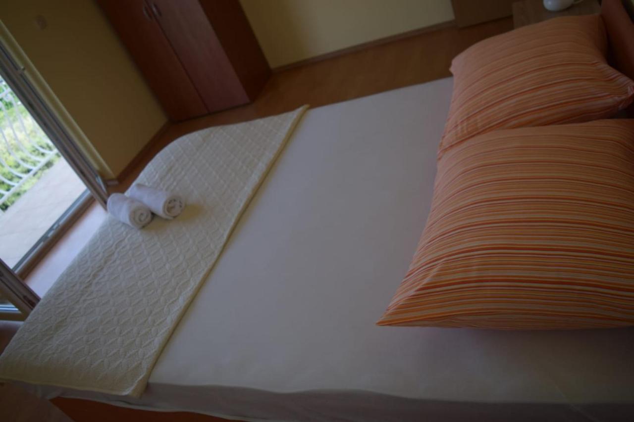 Apartments Marta Kastel Novi Екстер'єр фото